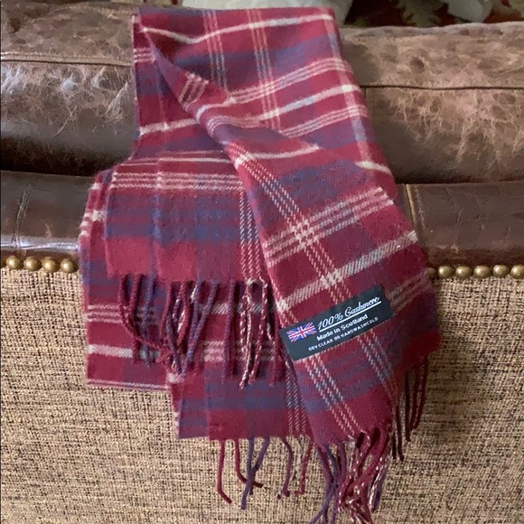 5/$40 100% cashmere unisex Scarf 🧣 Make Offer - Picture 3 of 3